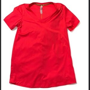 Under Armour Heat Gear Semi Fitted Shirt Short Sleeve Ladies Size M WORN ONCE